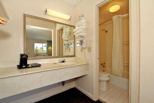 Super 8 by Wyndham Kissimmee image 30